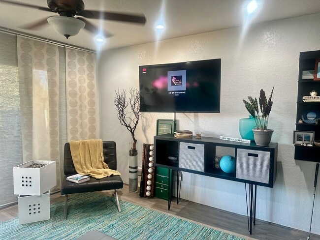 Photo - Furnished Apartment for Rent at The Bluffs...