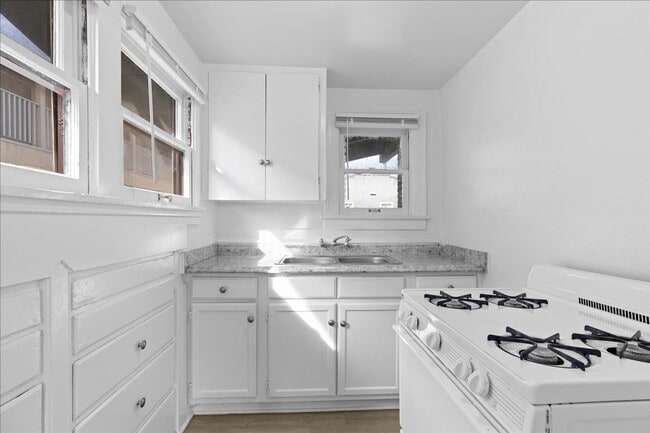 Photo - 301 W 14th St Unit 301 1/2