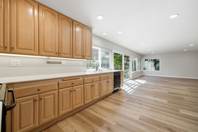 Photo - Gorgeously Updated 5 bedroom/3 bath House in Greenbrook!