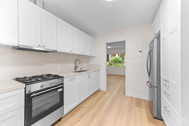 Building Photo - 4345 Ventura Canyon Ave Rental