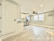 Photo - 2360 W Washington Blvd Unit 4
