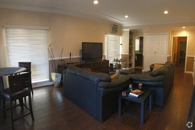Building Photo - 410 N Spaulding Ave Unit n/a Rental