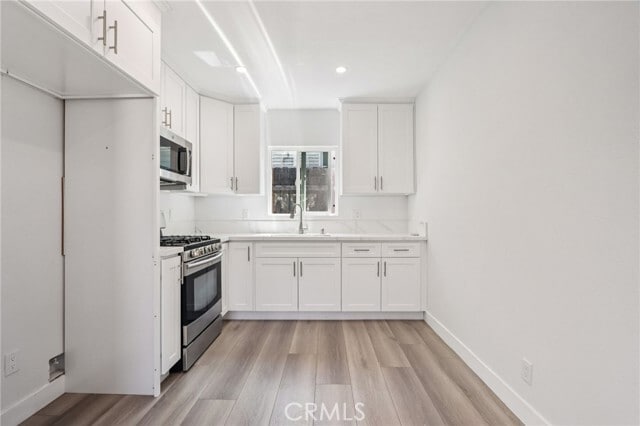 Photo - 11032 Scoville Ave