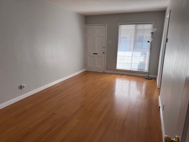 Living room - 1850 N Hollywood Way Unit A