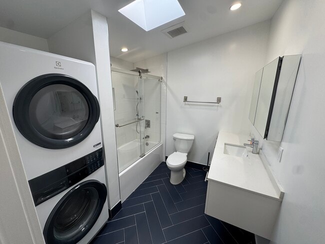 Photo - 6439 1/2 Graves Ave