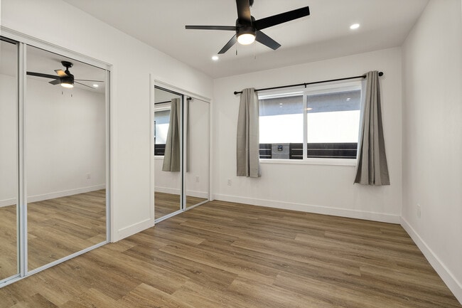 Building Photo - 715 Sunset Ave