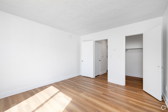 1BD, 1BA - 700SF - Bedroom - 1834 Bentley