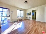 Photo - 711 W 54th St House