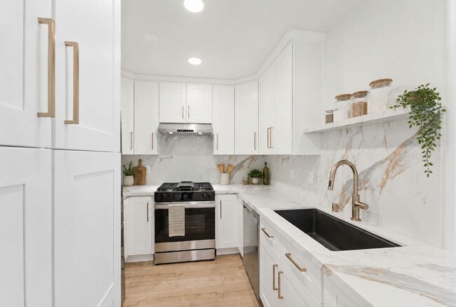 Photo - Renovated Coastal Townhome in Prime Santa Monica