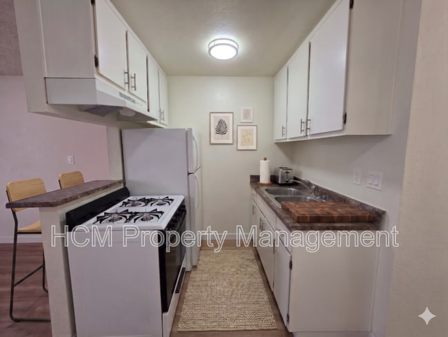 Photo - 9216 Van Nuys Blvd