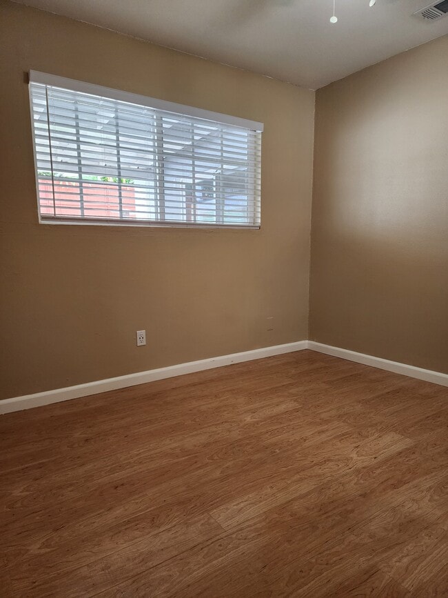 Photo - 504 Carlsbad St