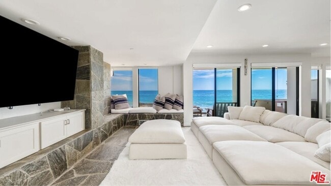 Building Photo - 25252 Malibu Rd