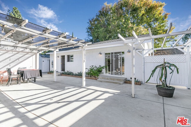 Building Photo - 5628 Buffalo Ave