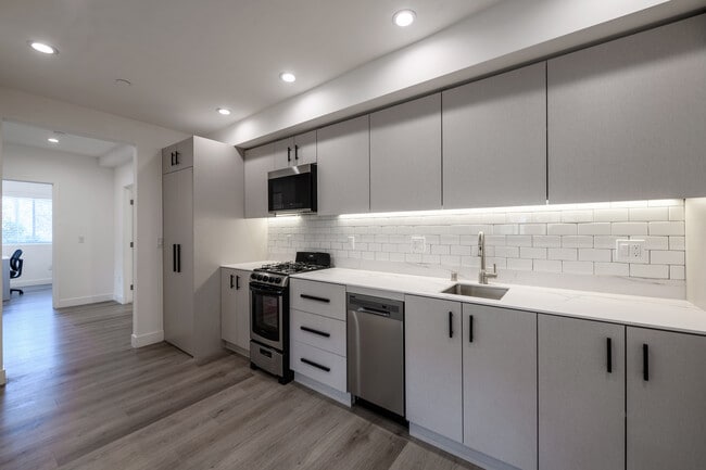 Photo - Hoover Square