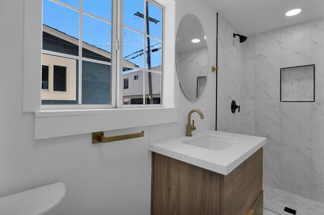 Photo - 4554-58 North Ave Unit 4552 #7