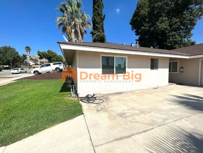 Photo - 3152 Newell Dr House