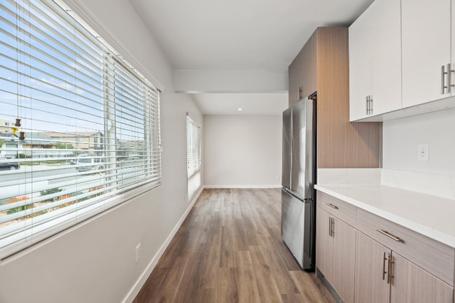 Photo - 1358 W 36th St Unit 1