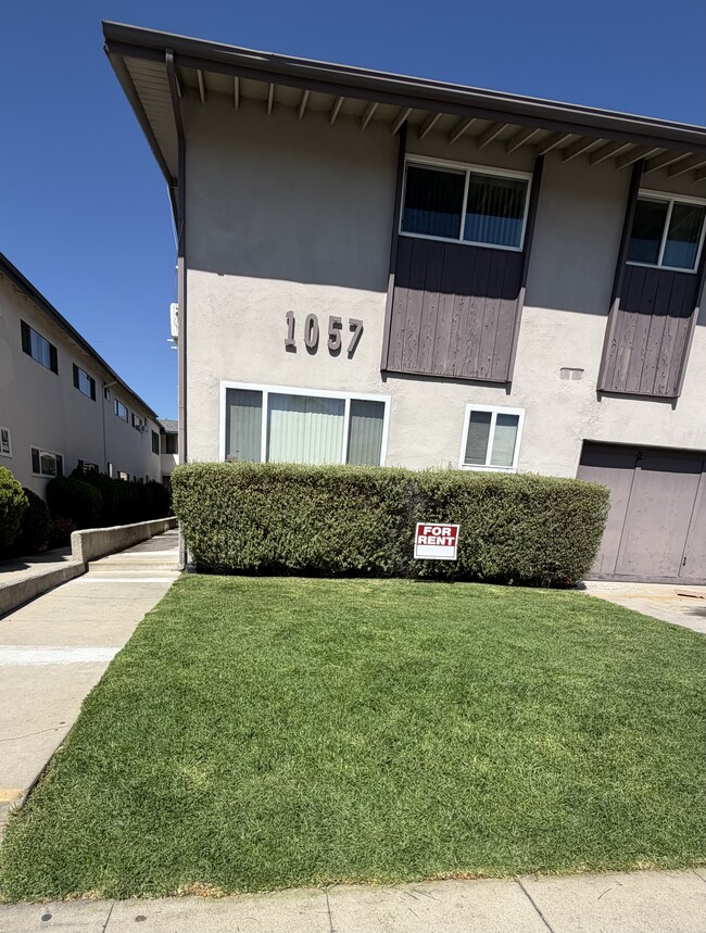 Building Photo - 1057 Western Ave Unit Apt.5