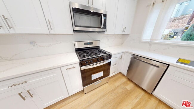 Building Photo - 4735 Nob Hill Dr