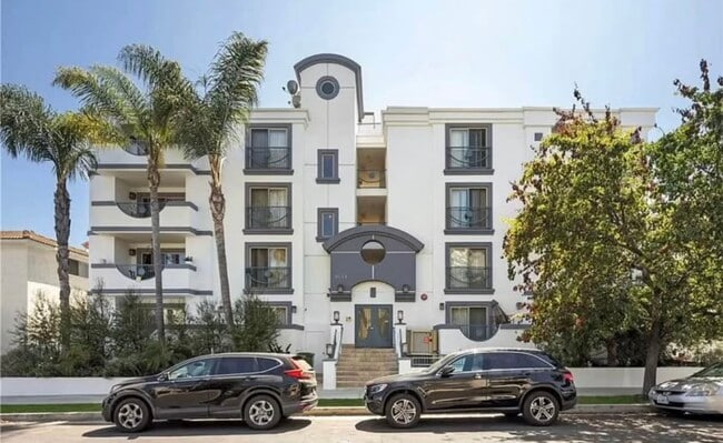 Photo - 1621 Barry Ave Condo Unit PH 3