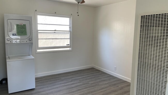 Photo - 2425 Silver Lake Blvd Unit 2425-B
