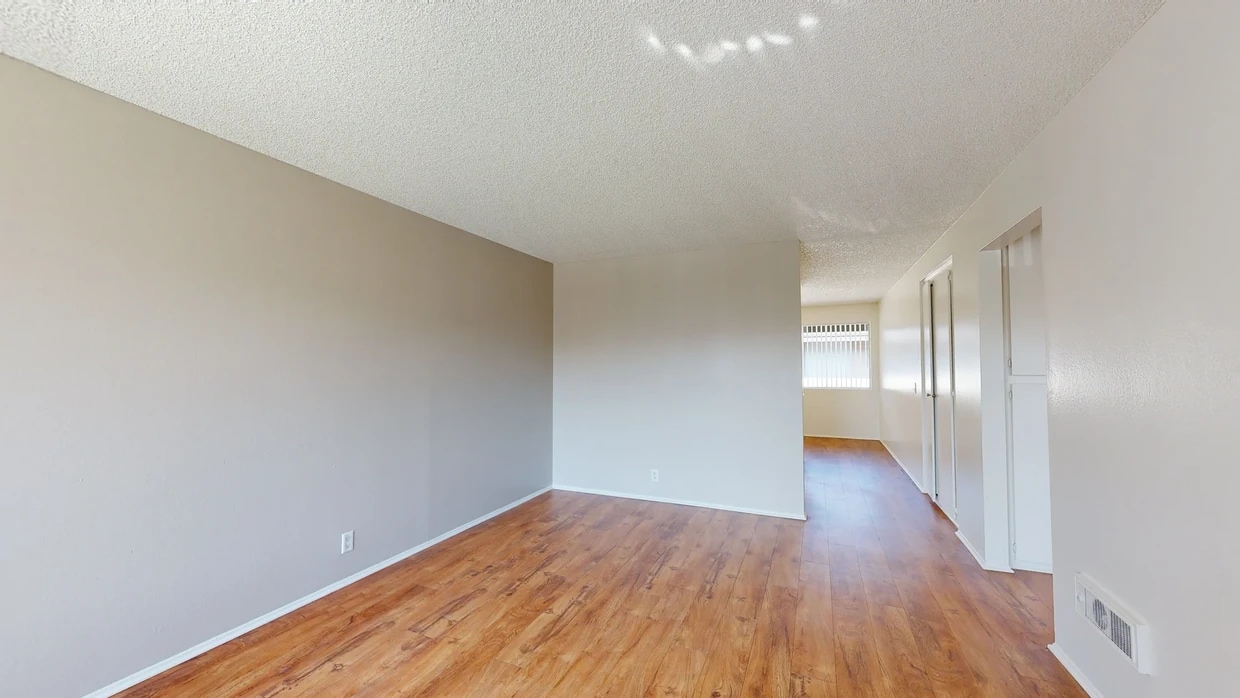 3D Tour - 110 Peppertree Apartments