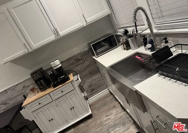 Photo - 5915 Lexington Ave