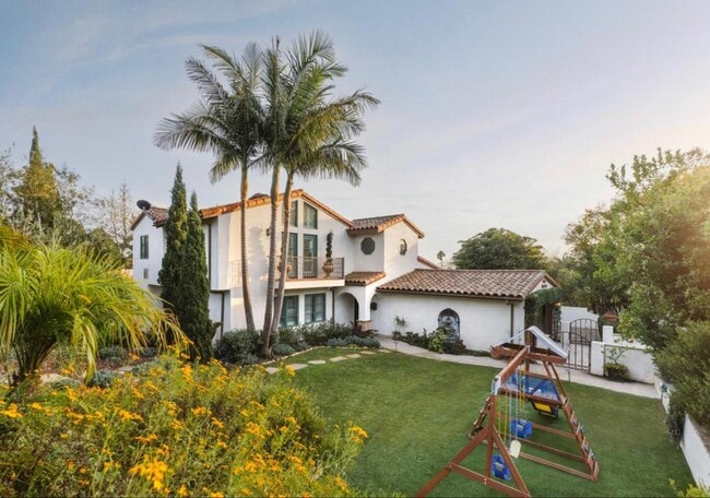 Photo - Modern Mediterranean