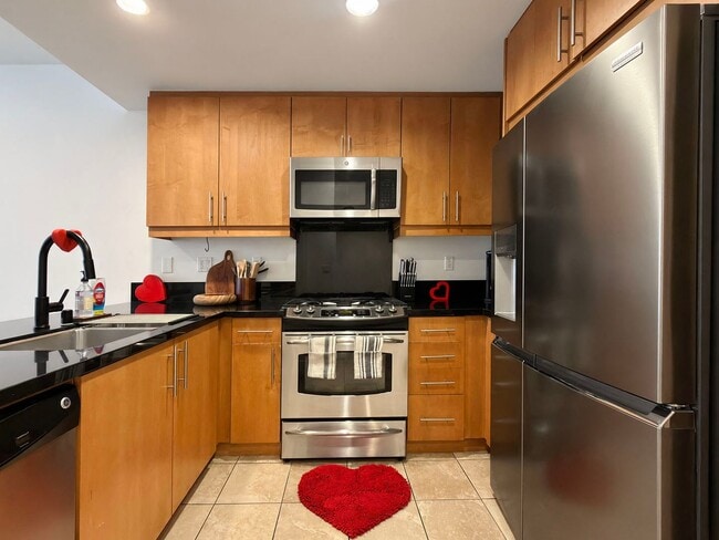 Photo - **150 The Promenade N #415 Long Beach** Upstairs Spacious 2 bedroom 2 bath !!2 weeks free OAC!!