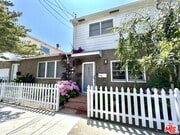 Photo - 422 Pacific St