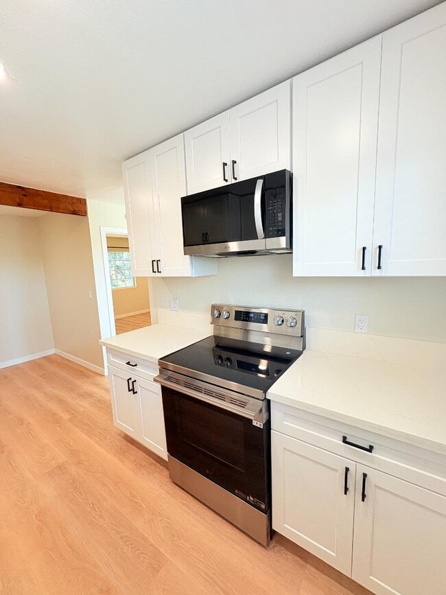 Building Photo - 328 S Weitzel St Rental