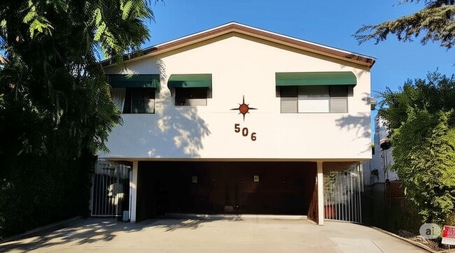 Building Photo - 506 Flores St Rental