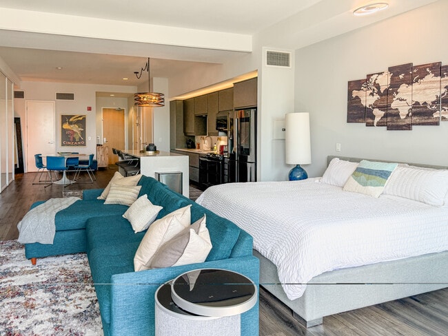 Photo - 350 W Ash St Unit 1009