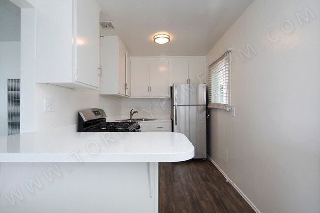 Photo - *2 WEEKS FREE* Beautiful 2 Bedroom in Amazing Sail Bay Location with Parking! Unit 3817