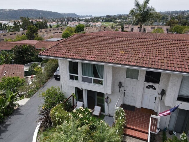 Building Photo - Luxurious Carlsbad Townhome with Ocean Views