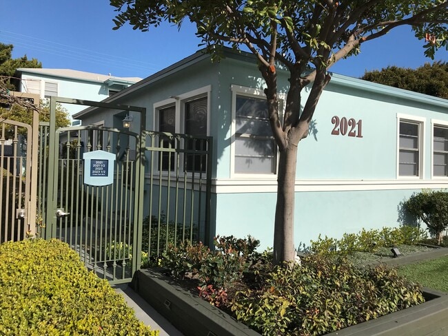 Street view - 2021 Ocean Park Blvd Unit Front