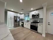 Photo - Upgraded + freshly prepped 3+2.5 in Granad... House