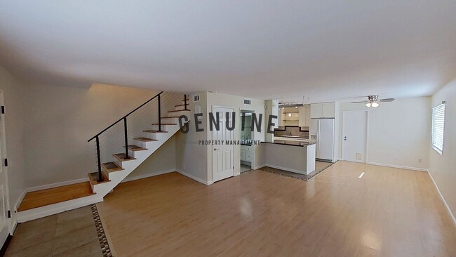 Building Photo - Lovely 2 Bd 1.5Ba Condo in Costa Mesa With Spacious Deck