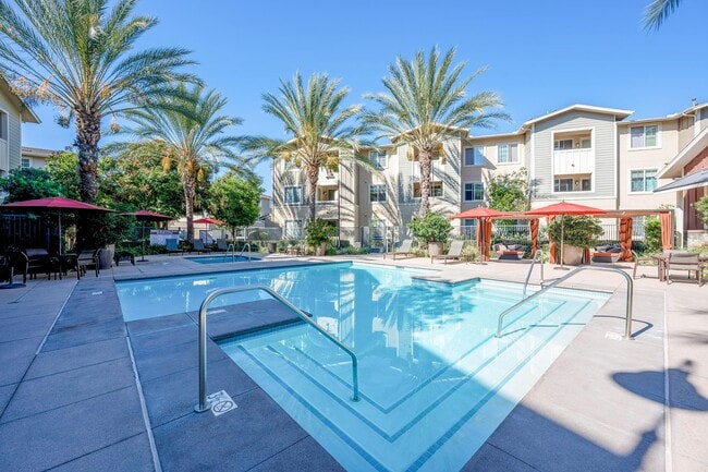 Building Photo - Sendero Gateway Apartment Homes