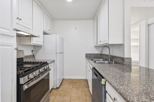 Photo - 18620 Hatteras St Unit 229