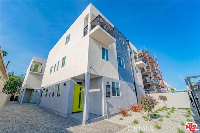 Photo - 1872 W 20th St Condo