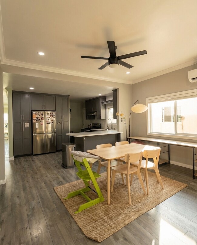 Dining room - 1114 W 57th St