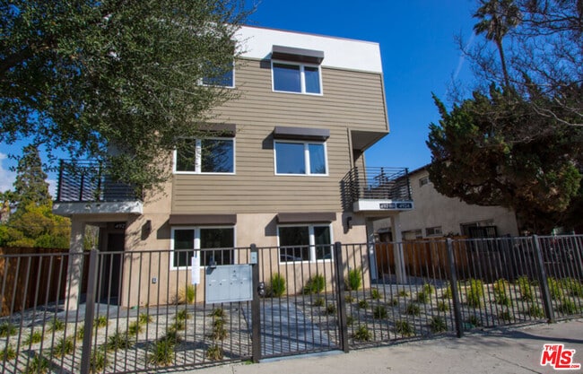 Photo - 4924 Laurel Canyon Blvd Unit 2