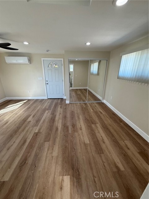 Photo - 735 N Bush St