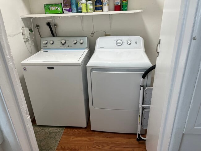 Photo - 511 Broadway St