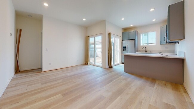 Building Photo - 4928 63rd St