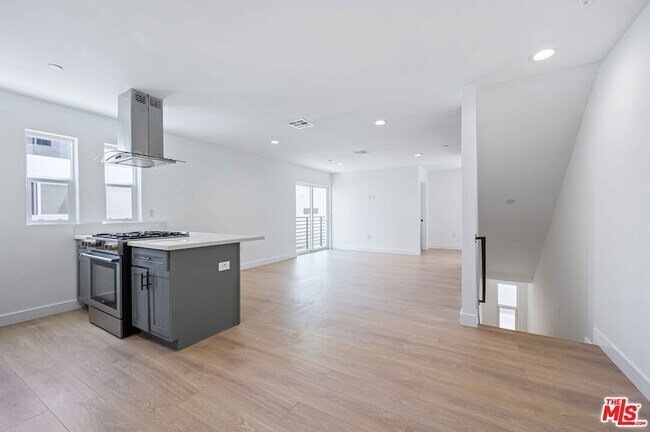 Photo - 7306 Independence Ave