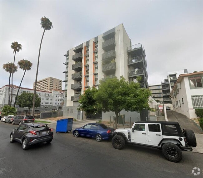 Building Photo - 540 Normandie Ave Rental