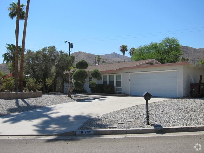 Building Photo - 39220 Karen St Rental