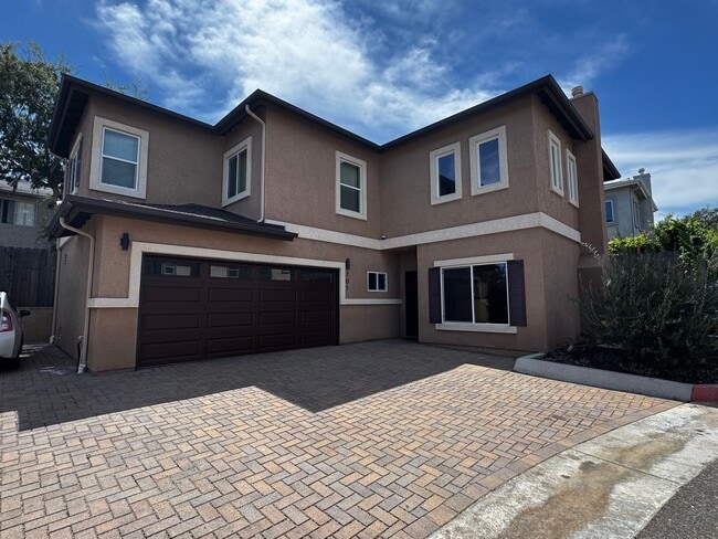 Building Photo - 5 Bedroom Home in El Cajon
